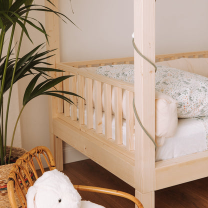 letto nabè con barriere in legno massello e paracolpi riduttore in cotone 