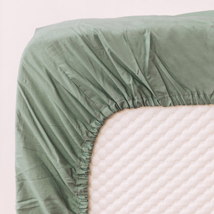 Il lenzuolo di sotto ha gli angoli elastici.