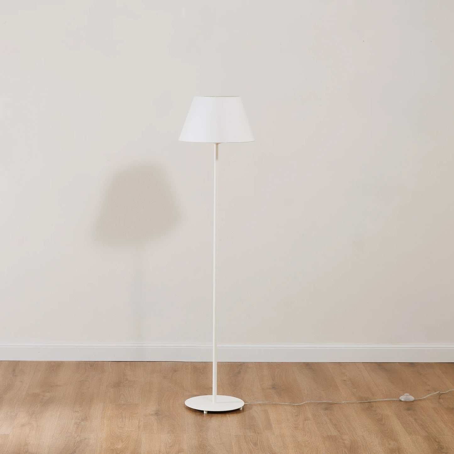 Lampadaire avec abat-jour uni